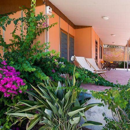 The Boucamviglia Beach House Saronida Eksteriør billede