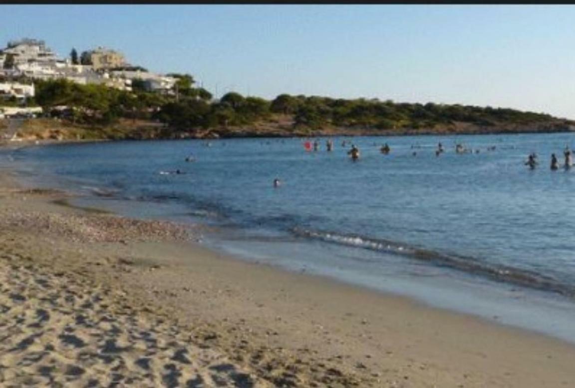 The Boucamviglia Beach House Saronida Eksteriør billede