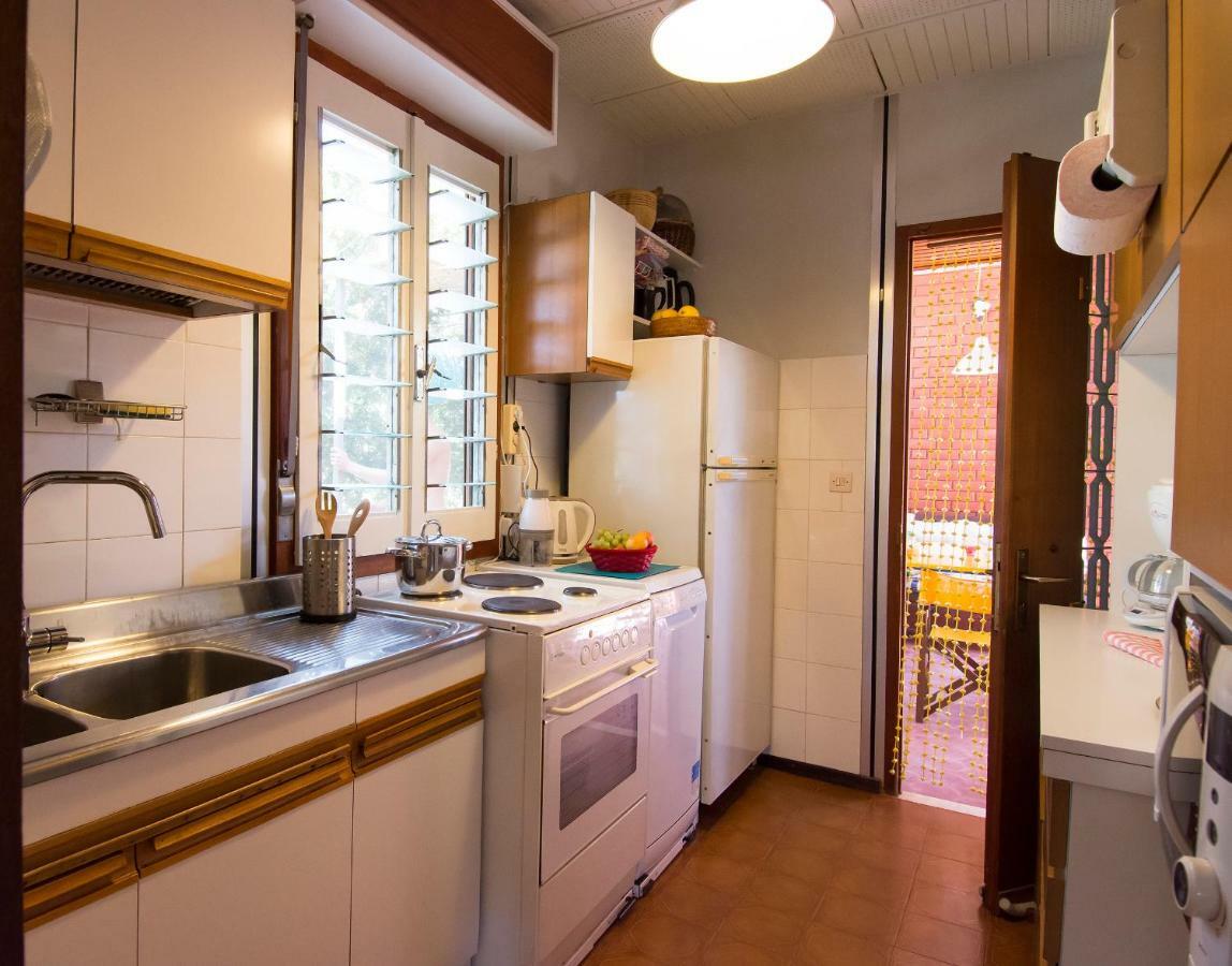 The Boucamviglia Beach House Saronida Eksteriør billede