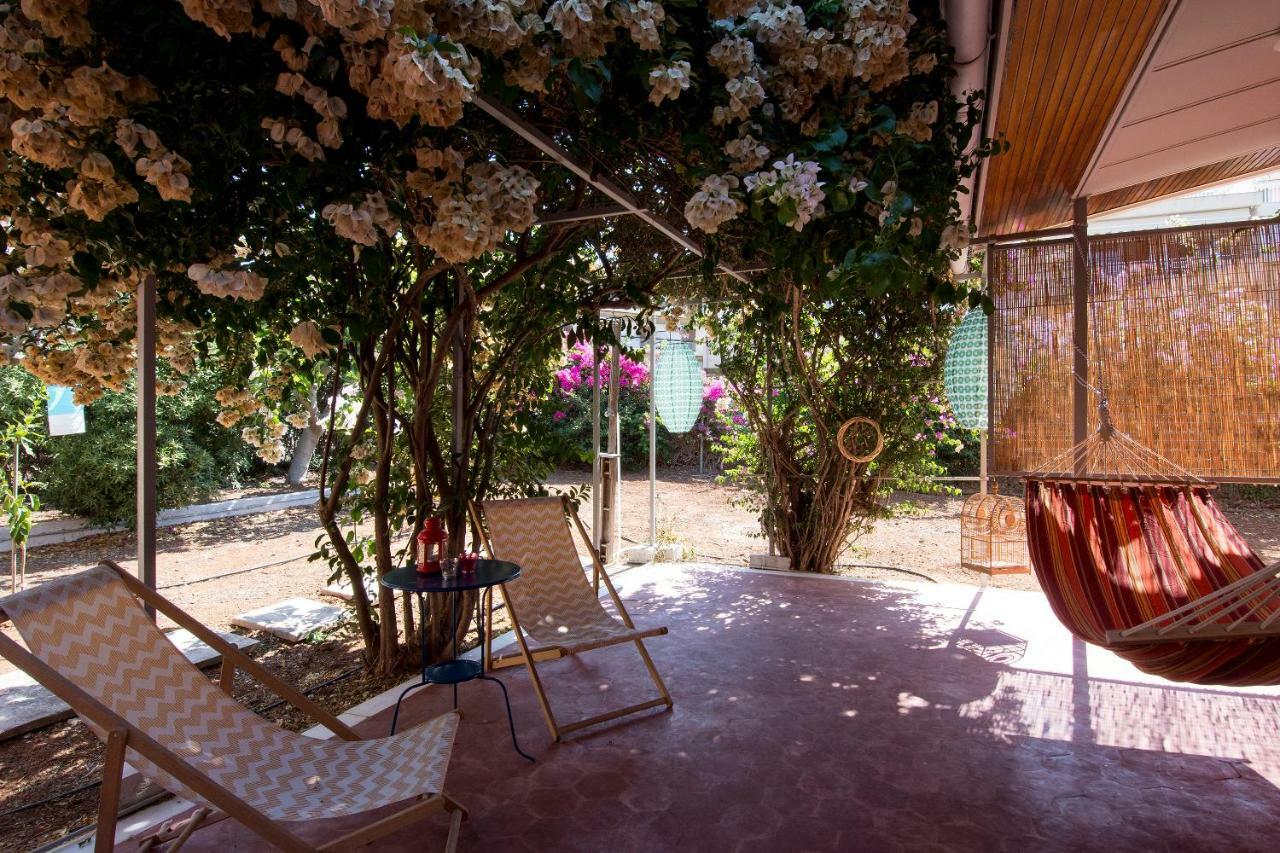 The Boucamviglia Beach House Saronida Eksteriør billede